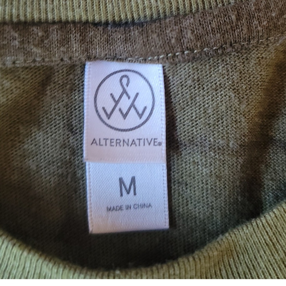 Alternative Camouflage Logo T Shirt Womens Medium Green Short Sleeve Casual